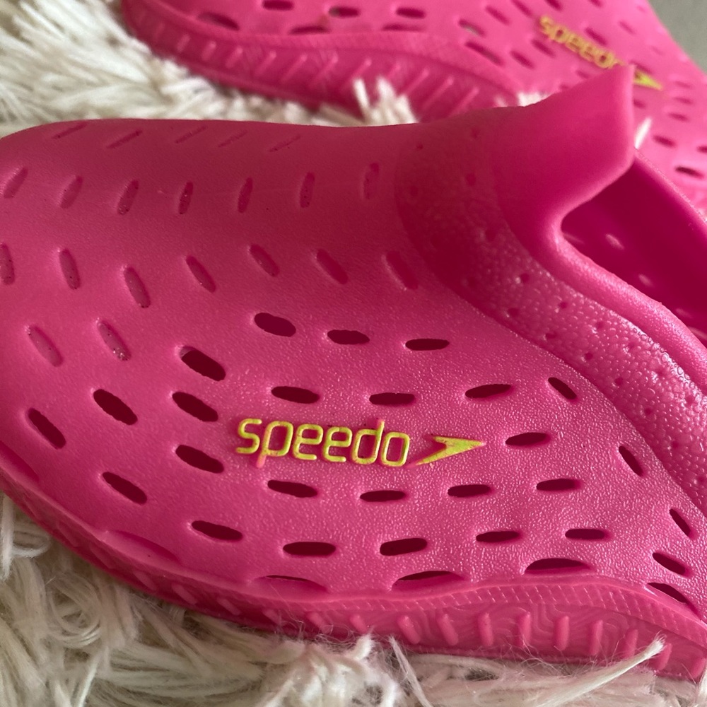 Speedo pink water shoe